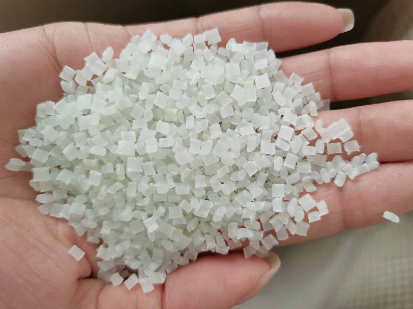 僅供參考:不同種塑料注塑時(shí)的溫度